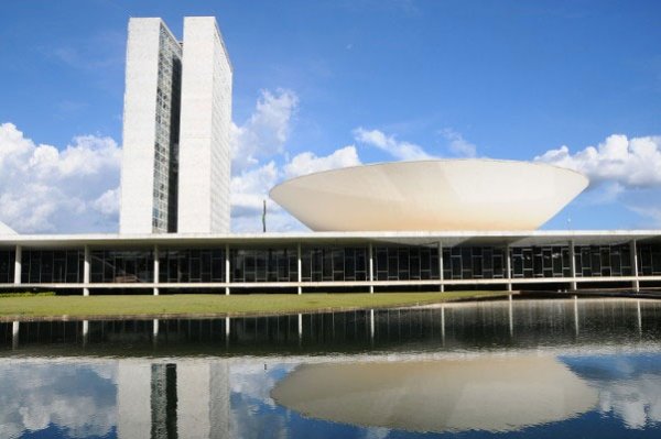 Comissão aprova projeto que regulamenta atividade de operador logístico